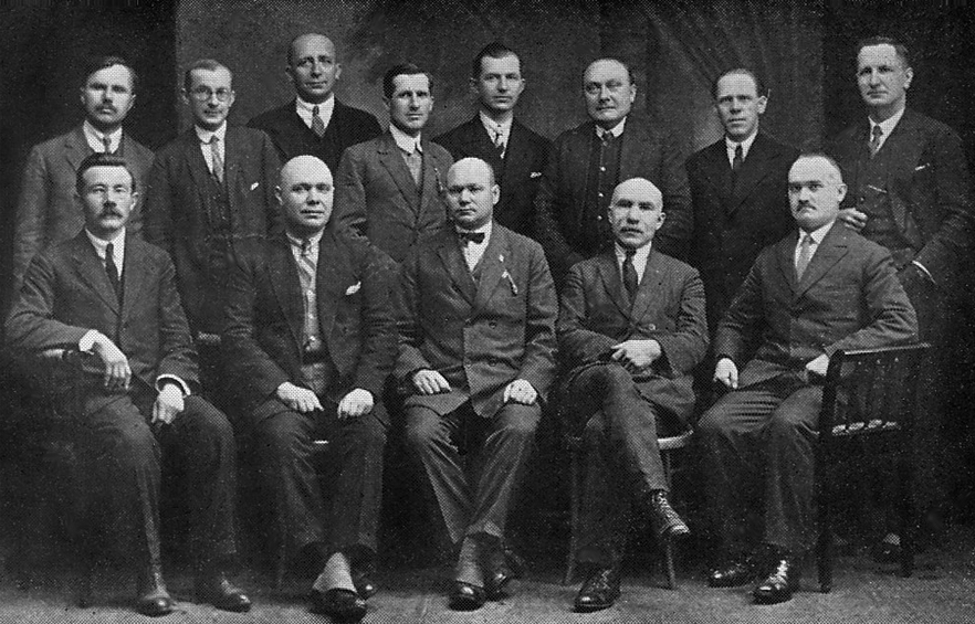 Члени Конференції УСДРП в Подєбрадах (1926). І. Мазепа сидить крайній ліворуч