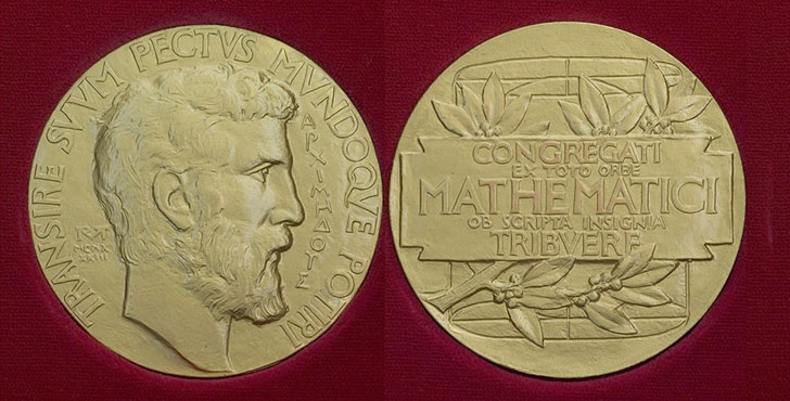 Медаль Філдса.– https://dev.ua/news/nazyvala-zadachi-pryiemnymy-i-krasyvymy-khto-taka-ukrainka-maryna-viazovska-iaka-otrymala-naiprestyzhnishu-nahorodu-v-matematytsi