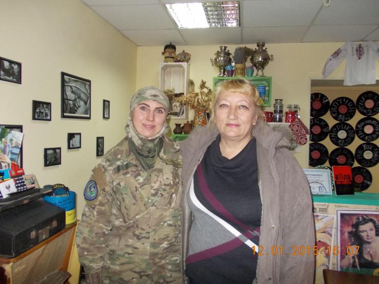 Світлана Талан кафе «Артішок» з Аміною Акуєвою. Фото: Сєвєродонецьк онлайн https://liroom.com.ua/articles/svitlana-talan-books-info/